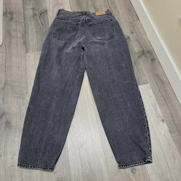 Aritzia Denim Forum The Gia High Rise Carrot Jeans Black Washed Straight Tapered - Picture 10 of 12